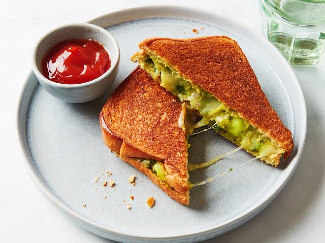 Chilly Cheese Chutney Sandwich