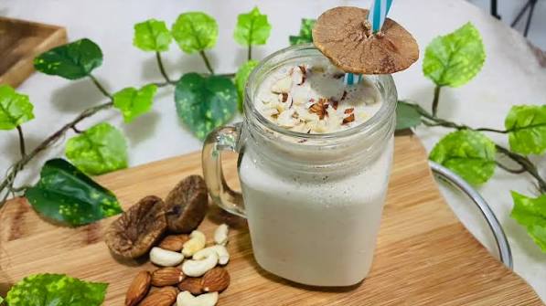 Badam Anjeer Shake