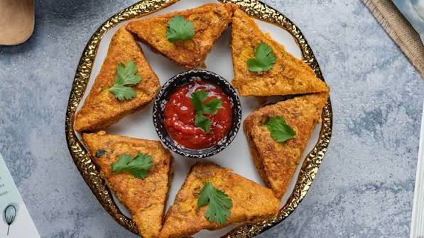 Schezwan Bread Pakoda