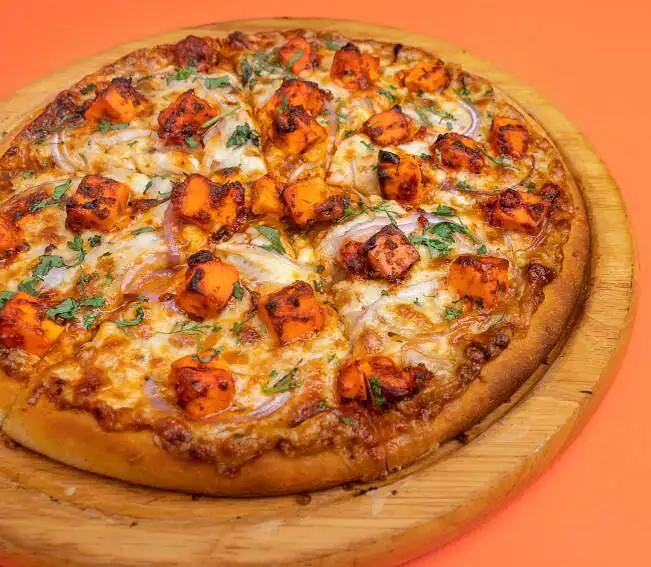 Tandoori Paneer Pizza