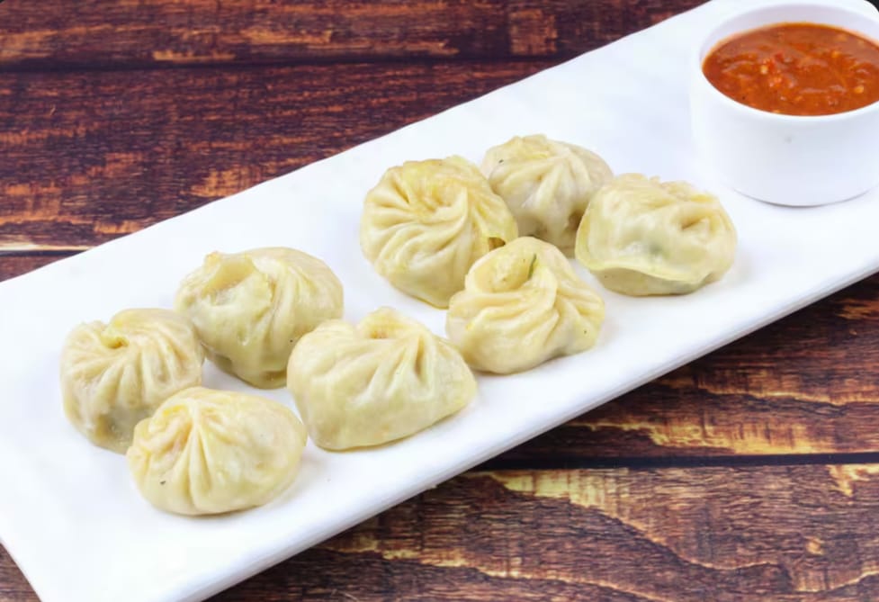 Veg Steam Momos (8Pcs)