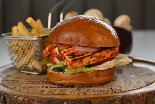 Peri Peri Paneer Burger