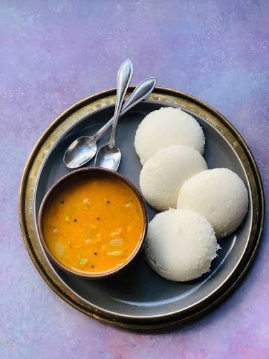 Idli Sambhar (3 Idli)